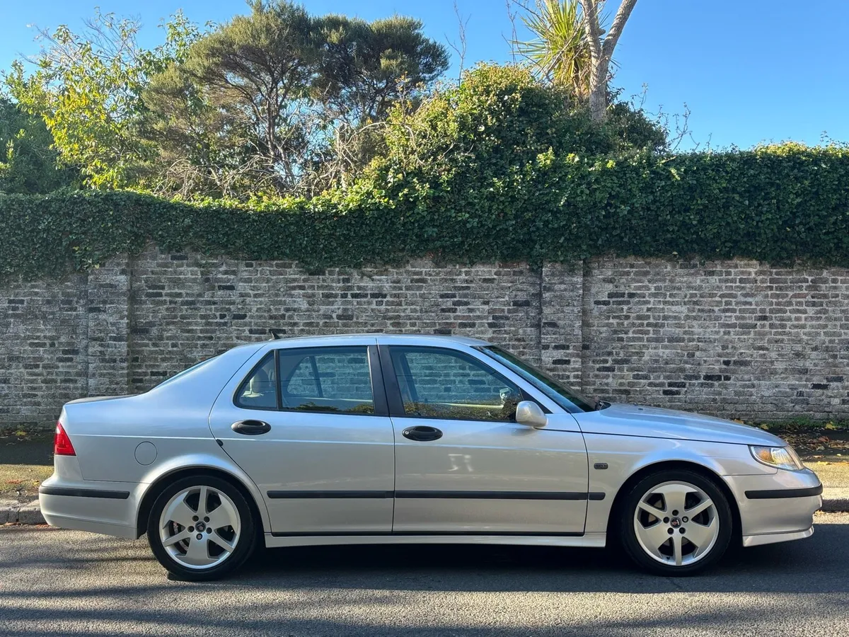 SAAB 95 VECTOR 1 OWNER TOP SPEC - Image 2
