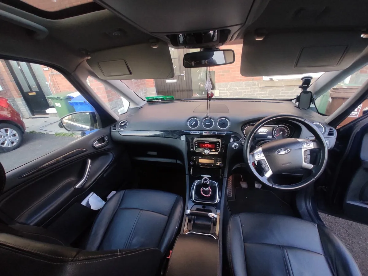 Ford Galaxy - Image 2