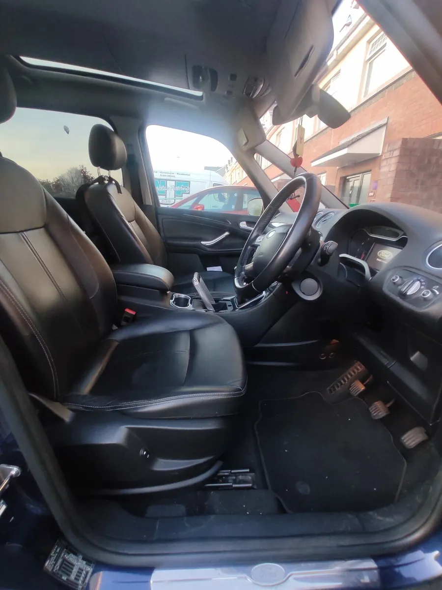 Ford Galaxy - Image 3