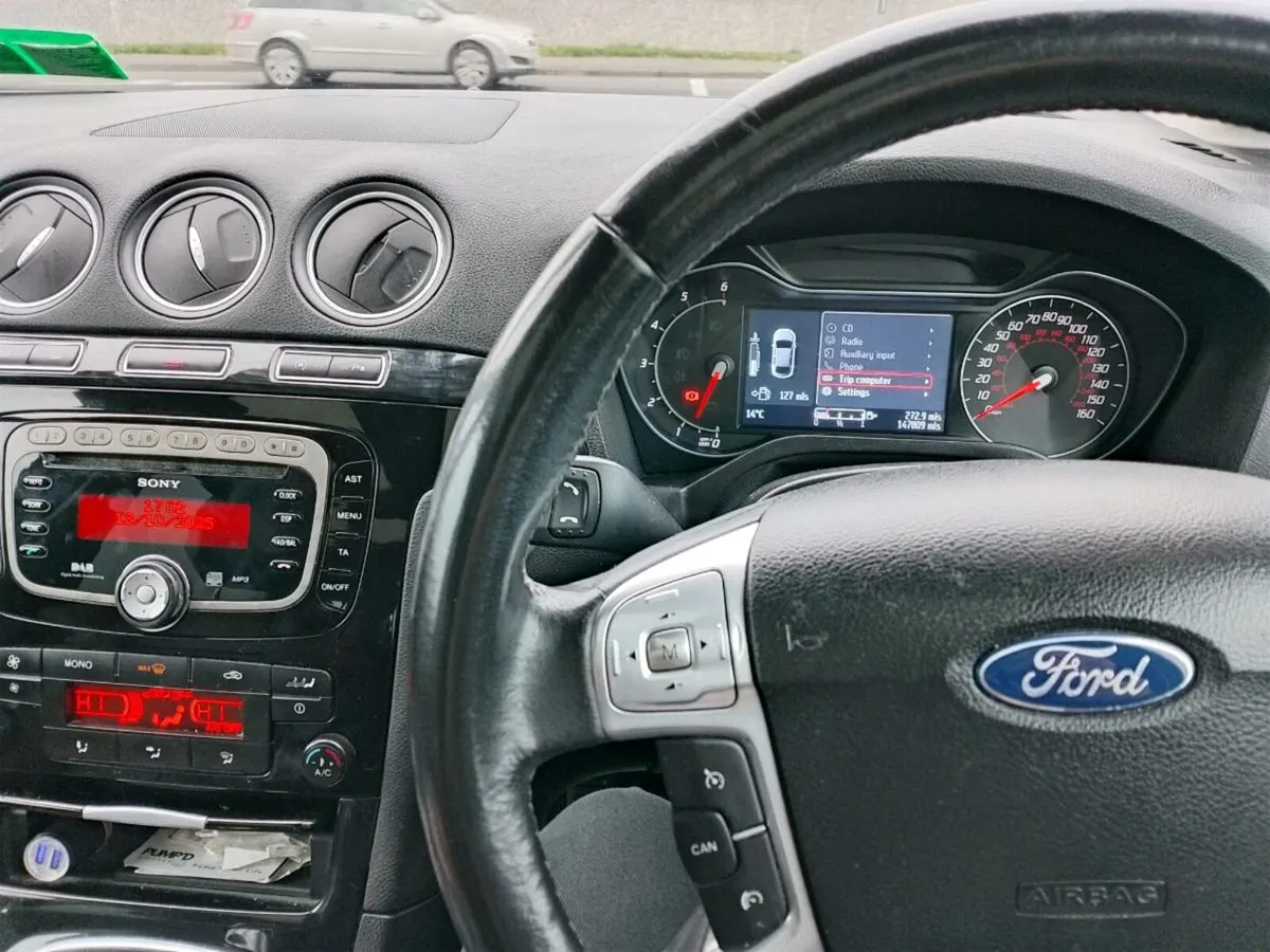 Ford Galaxy - Image 4