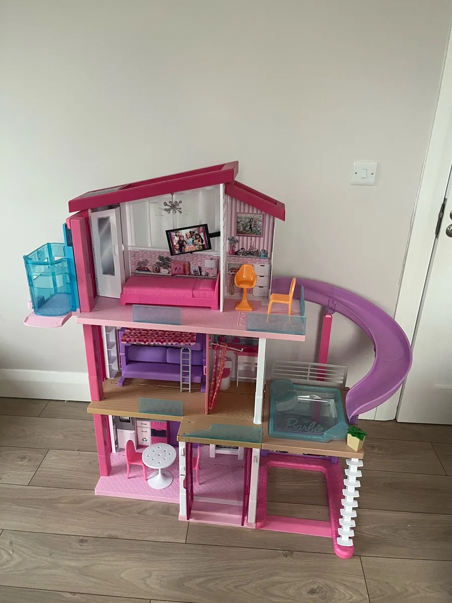 Barbie Dream Doll House - Image 1
