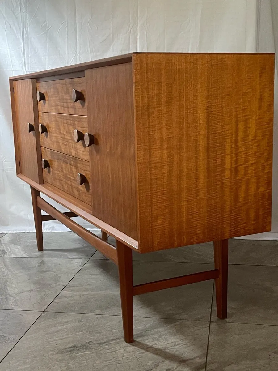 Mid century sideboard - Image 1