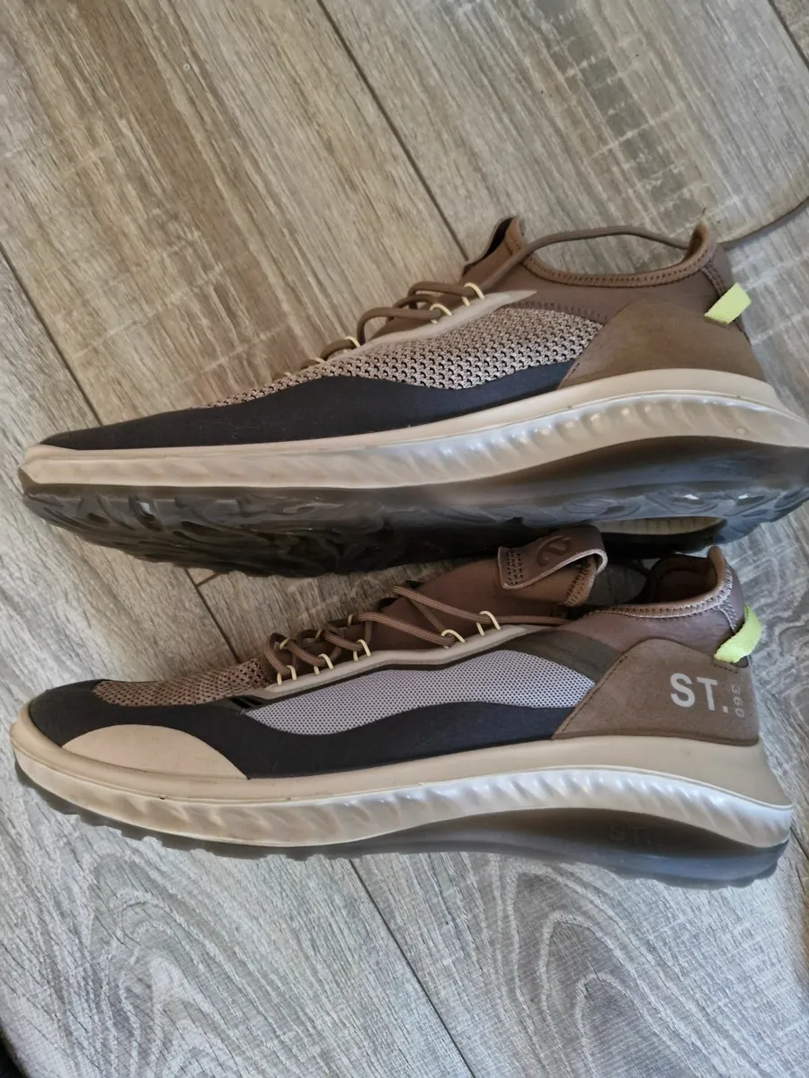 Mens Ecco Trainers size 9/ 43 - Image 3