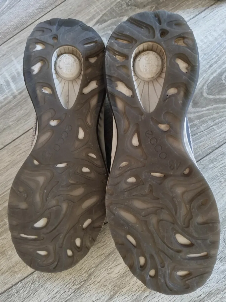 Mens Ecco Trainers size 9/ 43 - Image 4