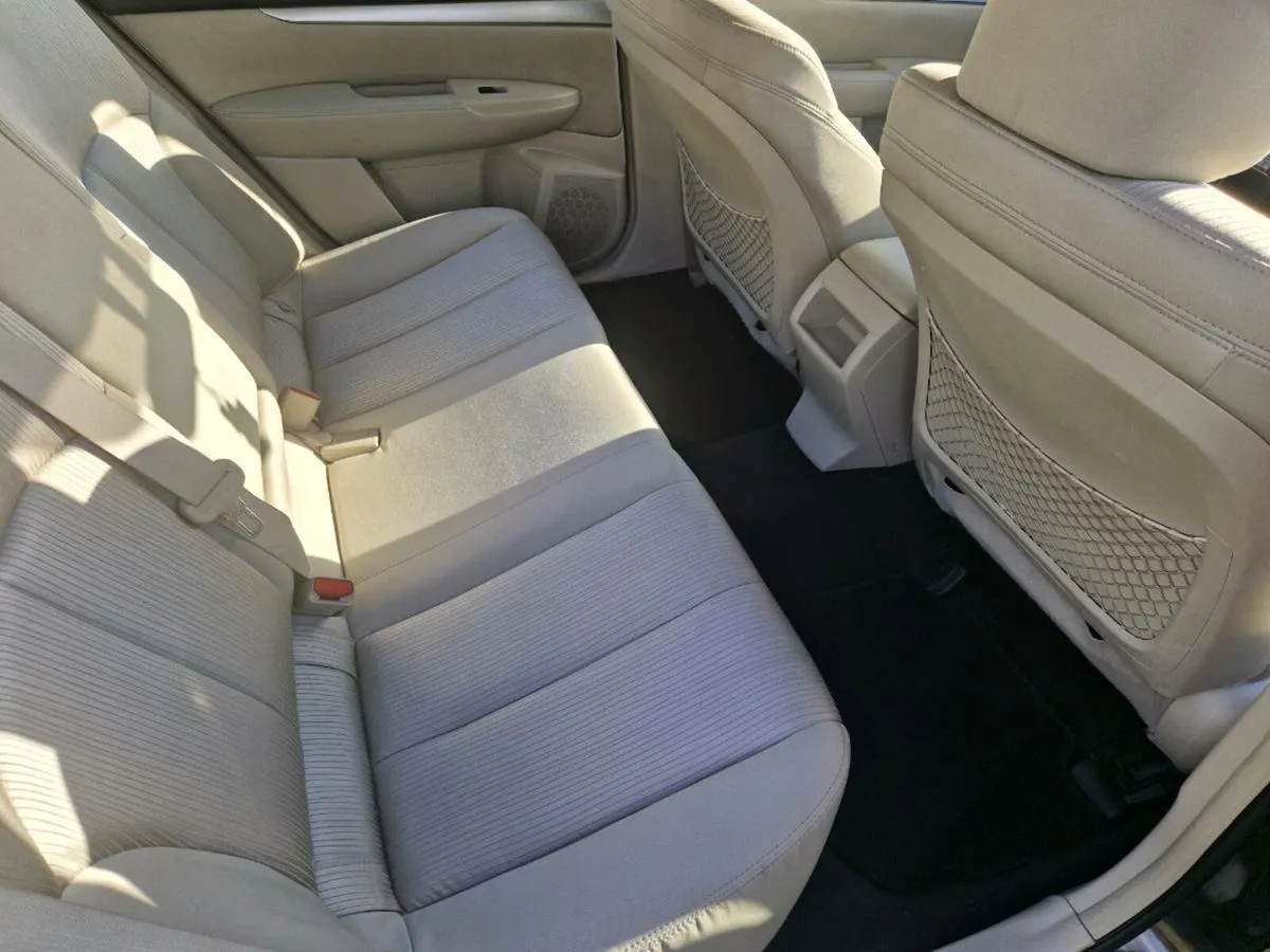 Subaru legacy 4x4 2.0 diesel - Image 4