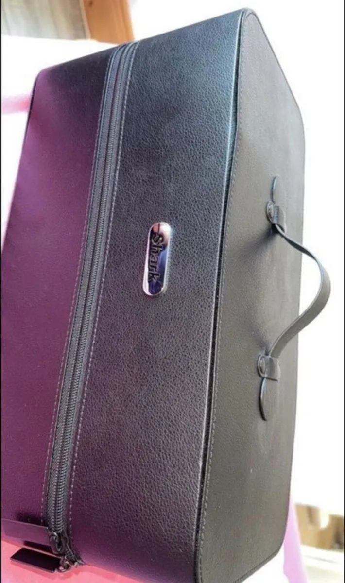 Shark hair dryer / hair styler - Image 2