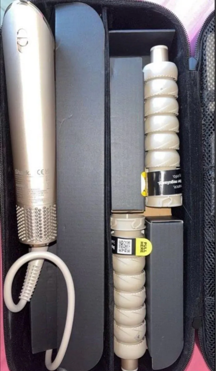 Shark hair dryer / hair styler - Image 3