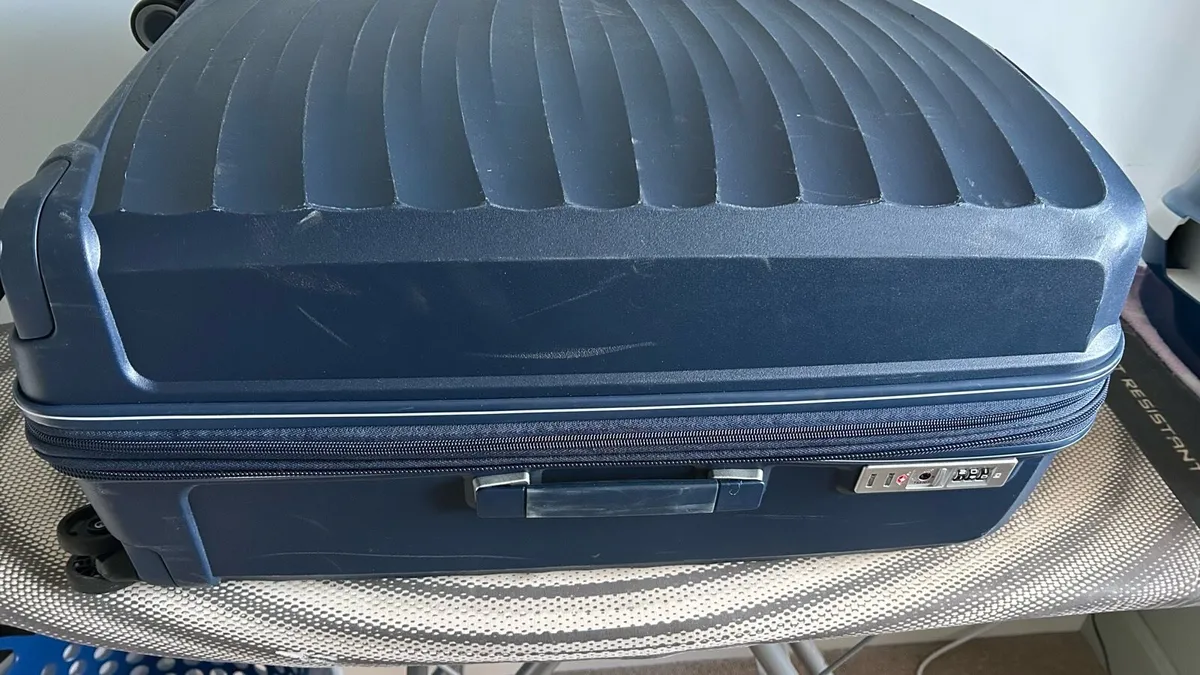 Suitcase Hardshell - Image 4