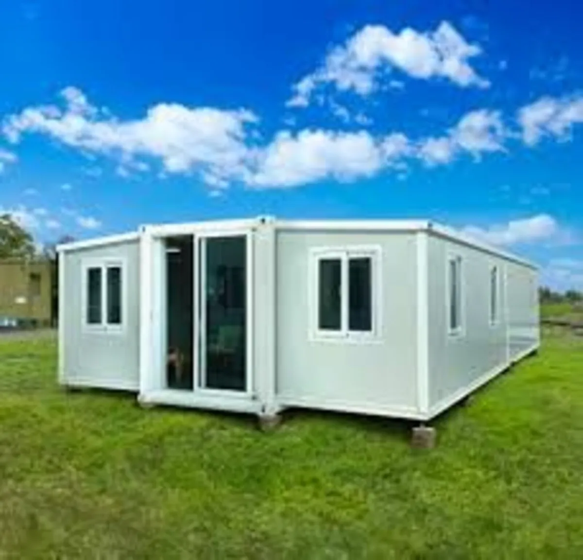 Expandable container house