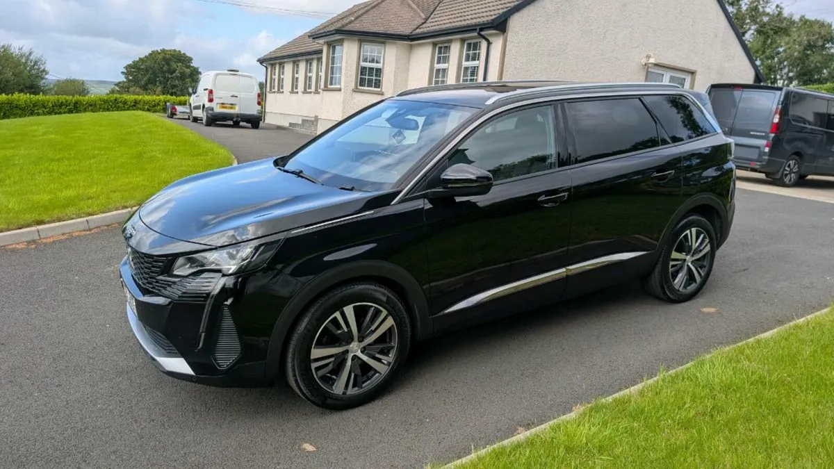 2021 Peugeot 5008 7 seater - Image 3