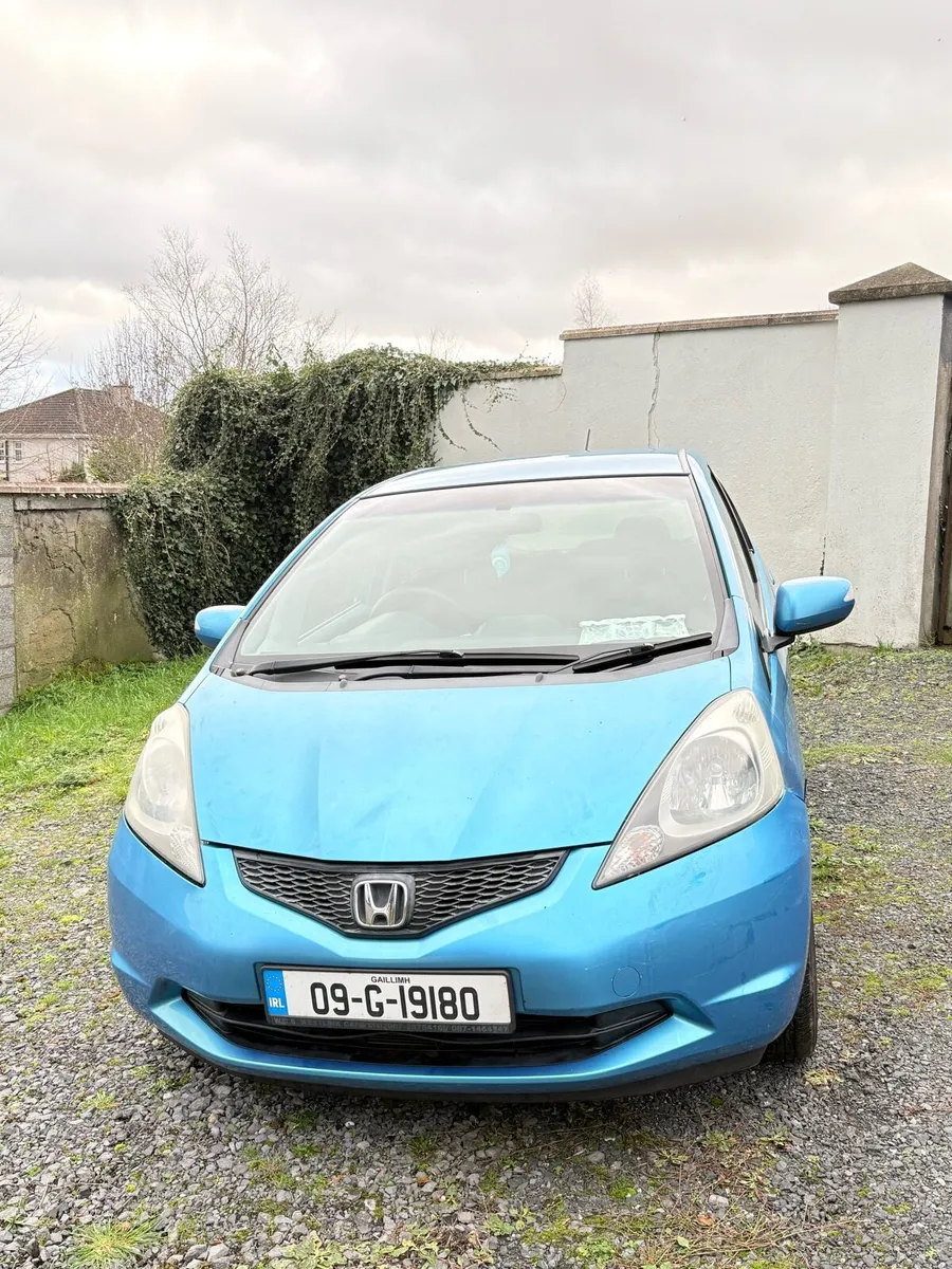 €4300 Honda Fit 1.3 Automatic 2009 [Low mileage] - Image 1