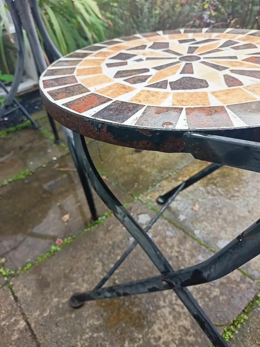 Mosaic iron garden table and two chairs - Image 3