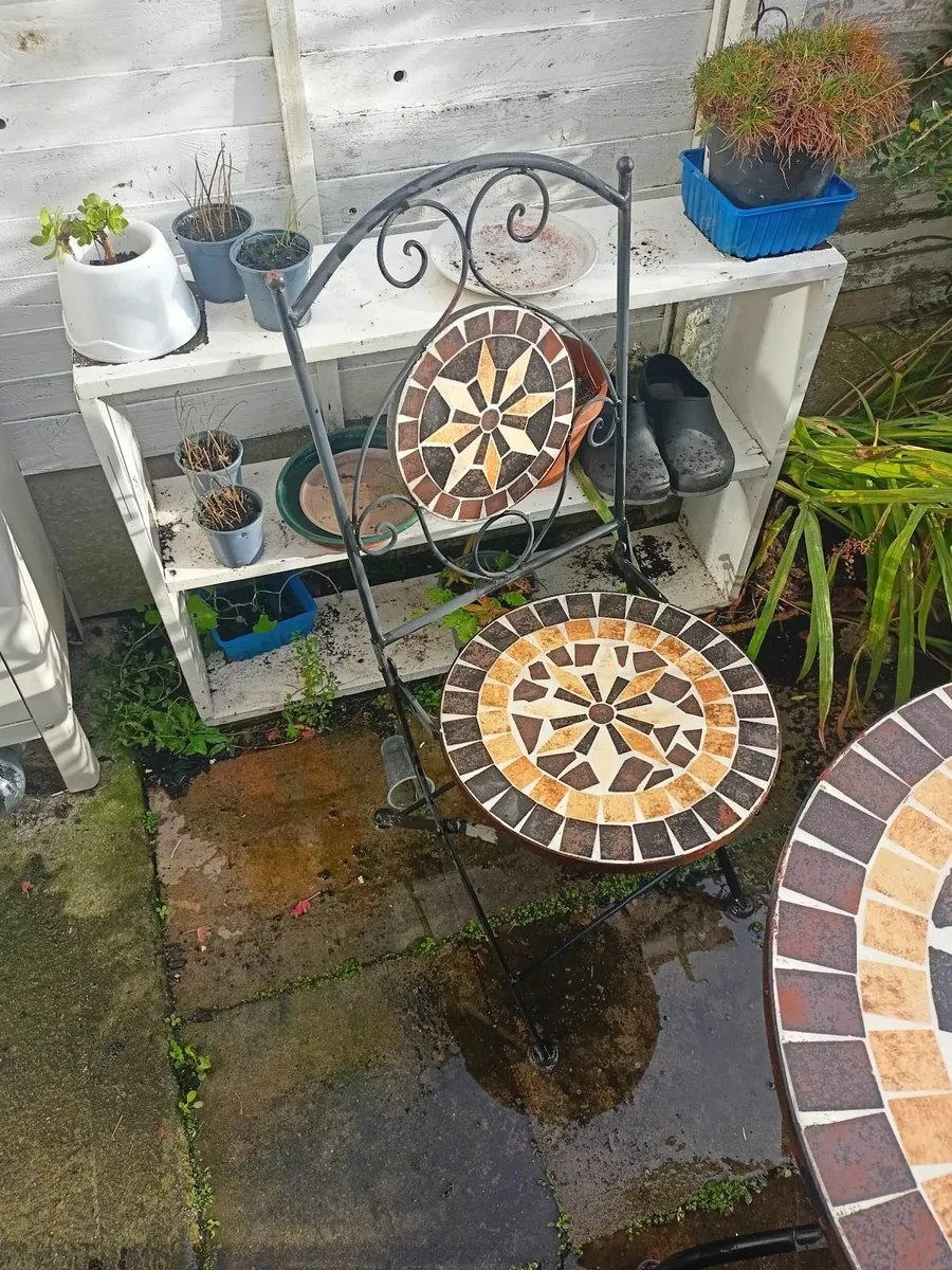 Mosaic iron garden table and two chairs - Image 4