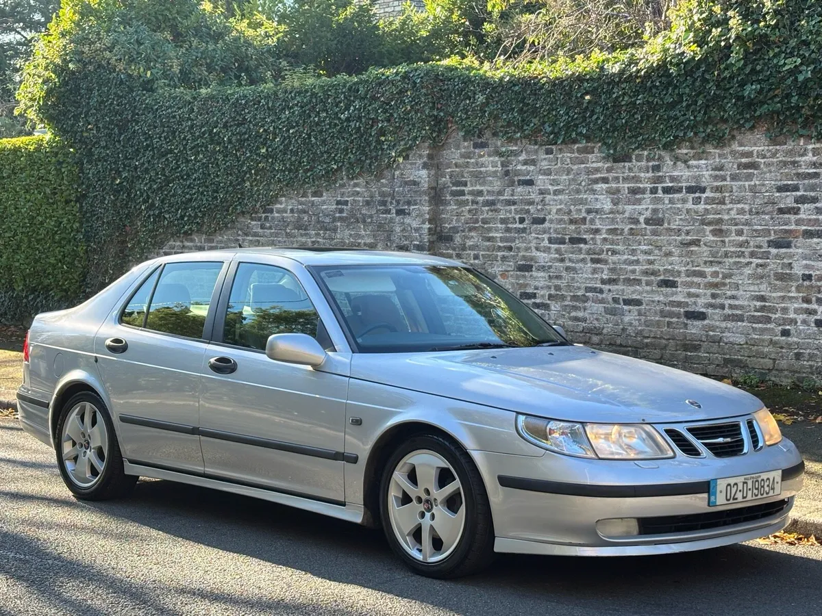 Saab 9-5 2.0LPI VECTOR 1 OWNER LOW MILES - Image 1
