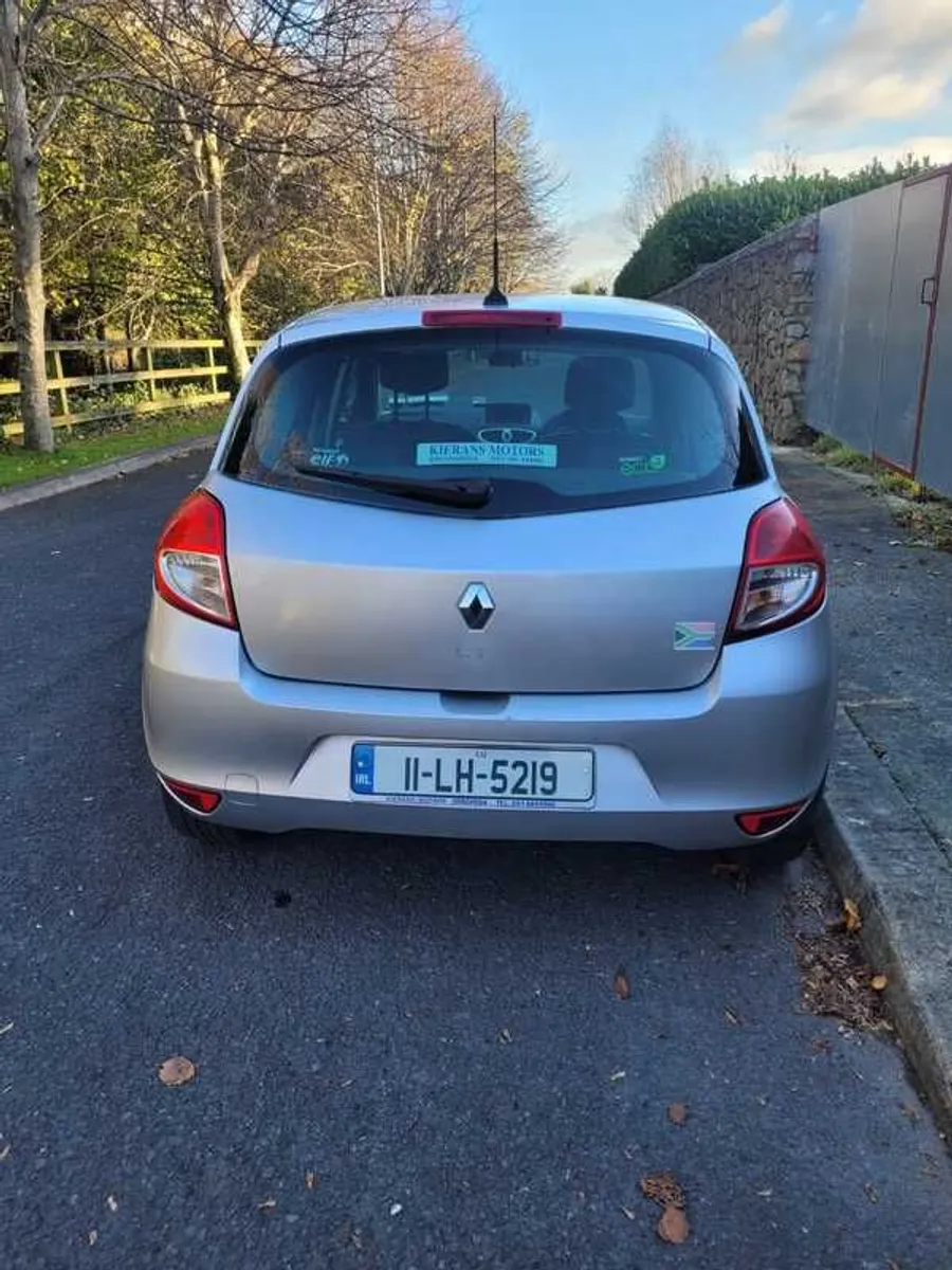 Selling Lovely Renault Clio 2011 In South Dublin - Image 3
