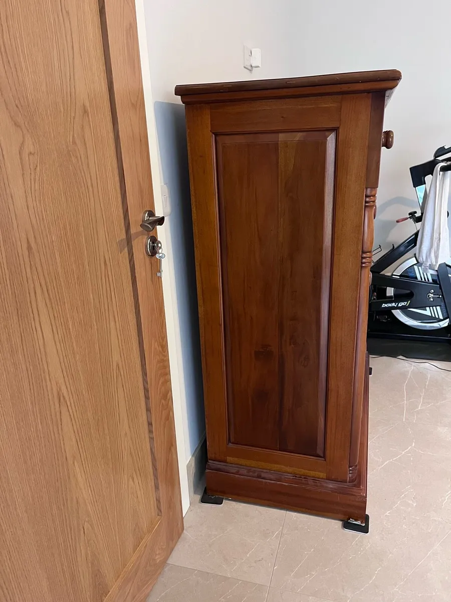 Beautiful Solid Mahogany Chest of Drawers & Mirror - Image 2