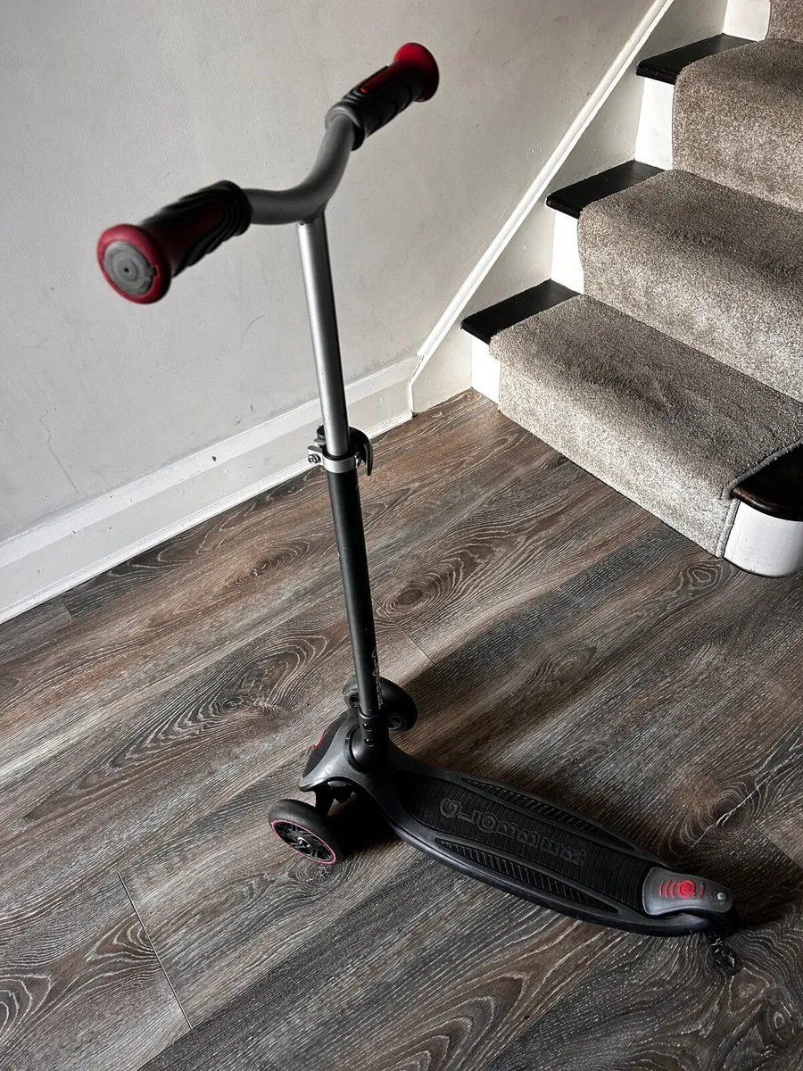 3 wheeler scooter -Globber - Image 3