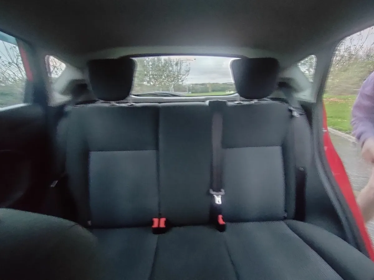 Ford Fiesta 2011 - Image 3