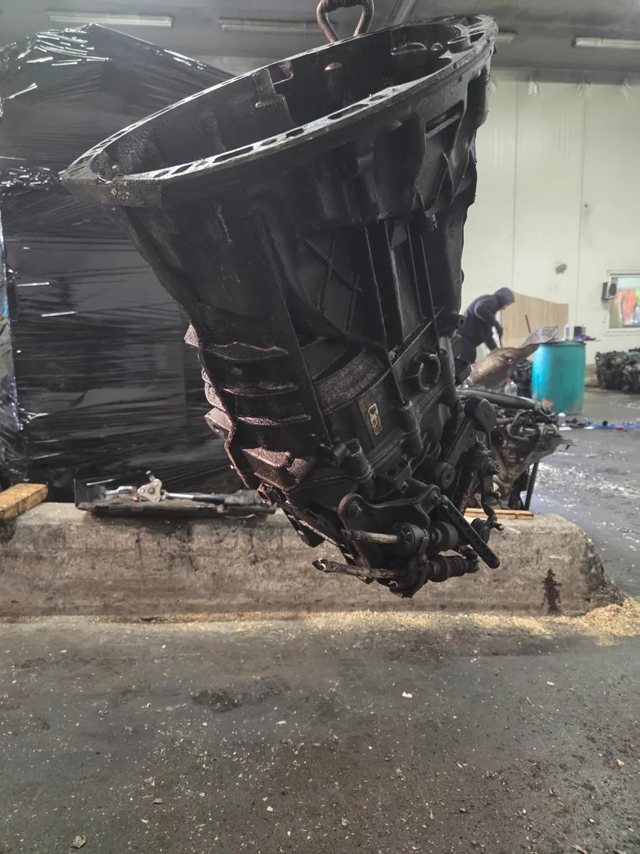 Mercedes Sprinter 2.1 Diesel 6 Speed Manual Gearbo - Image 4