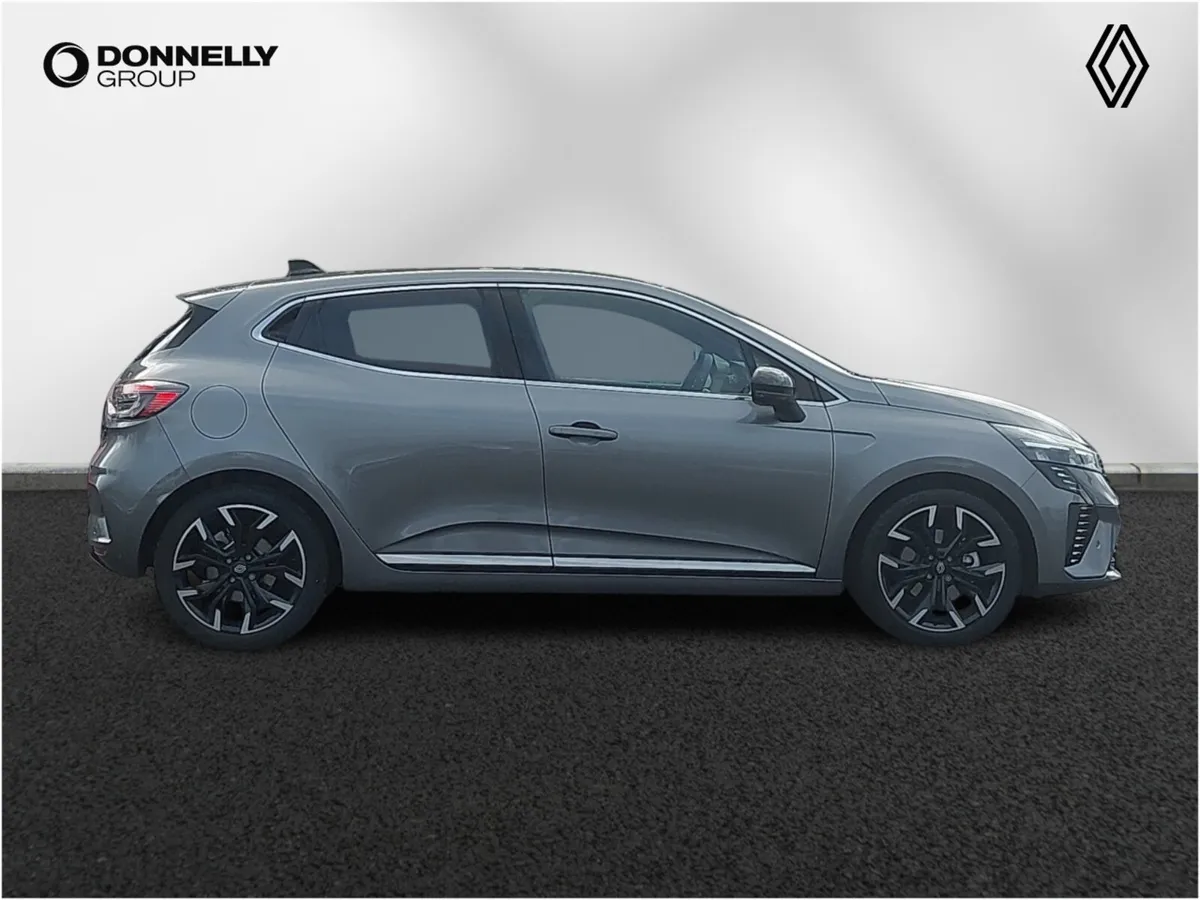Renault Clio Hatchback Techno - Image 3