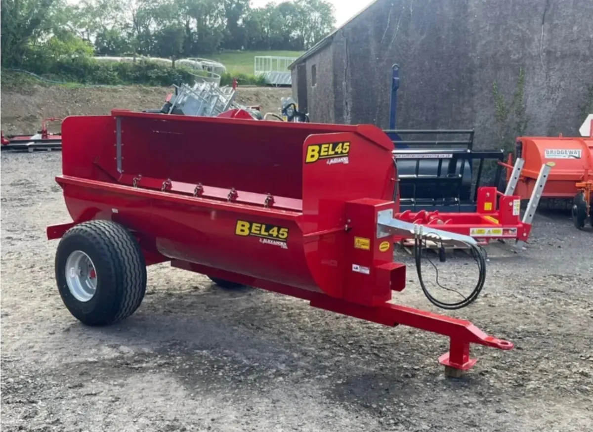 MANURE ROTOSPREADER DUNG SPREADER BELMAC 4.5 - Image 4
