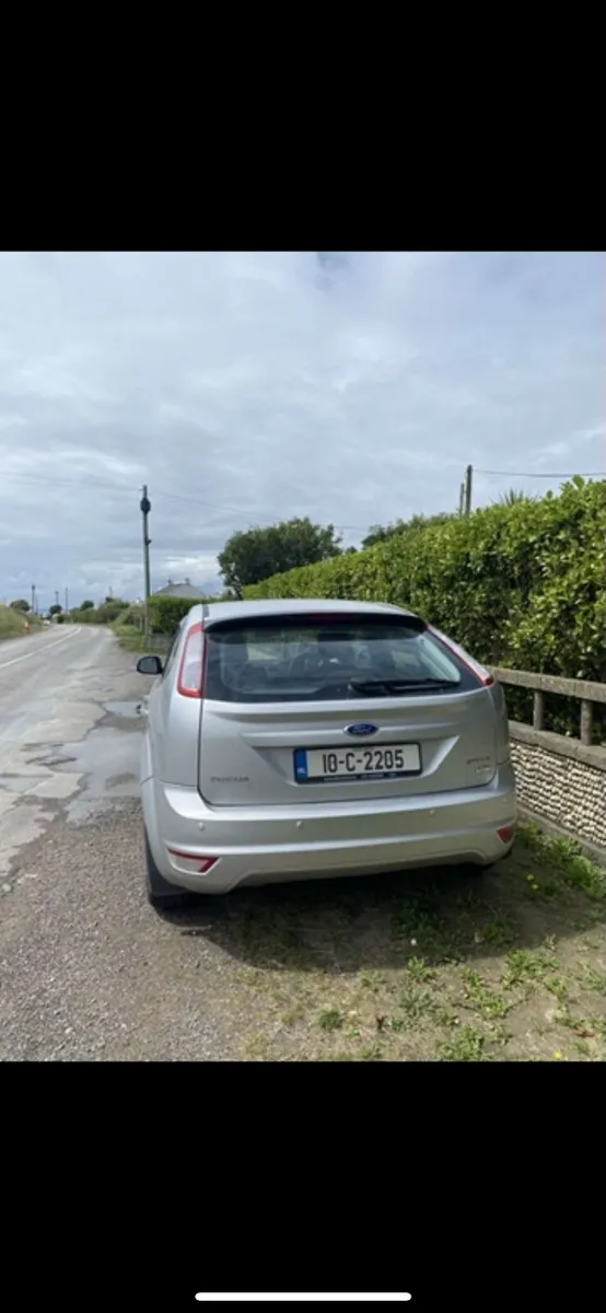 Ford Focus 2010 - Image 2