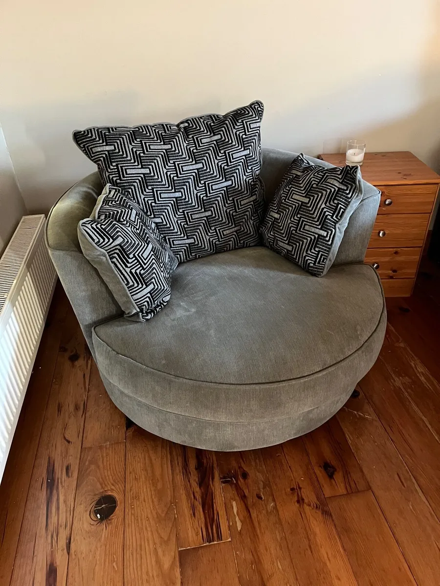 Round Accent Arm Chair - Image 2