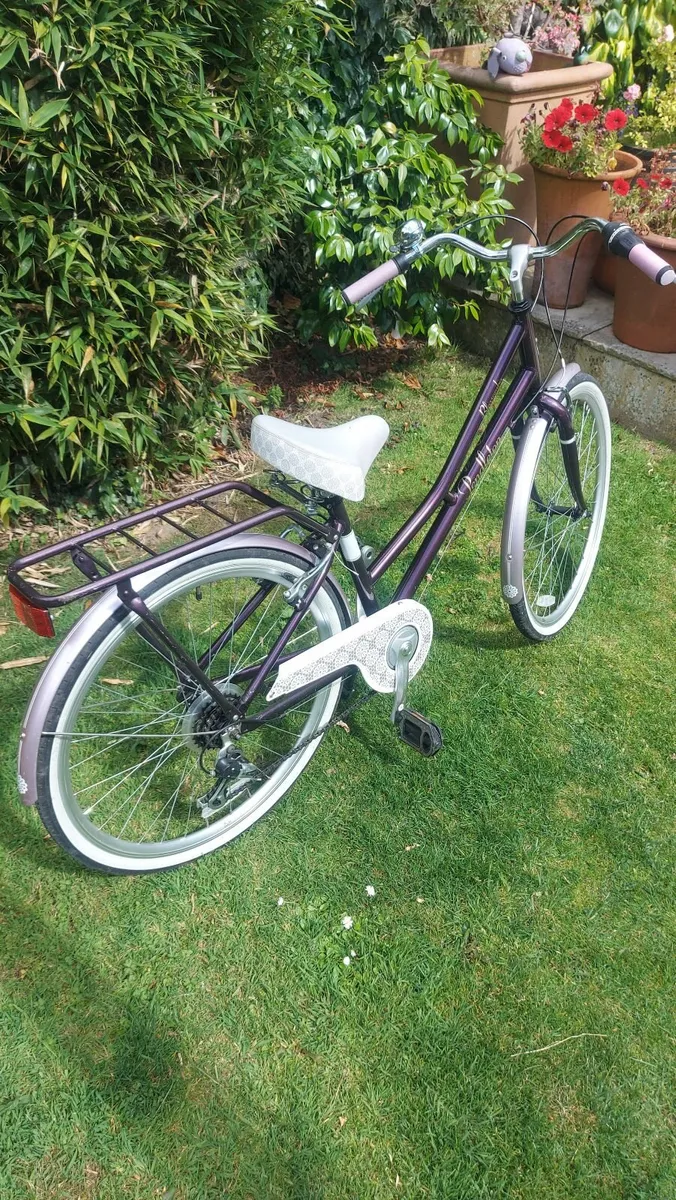 Girl's Bike - Image 4