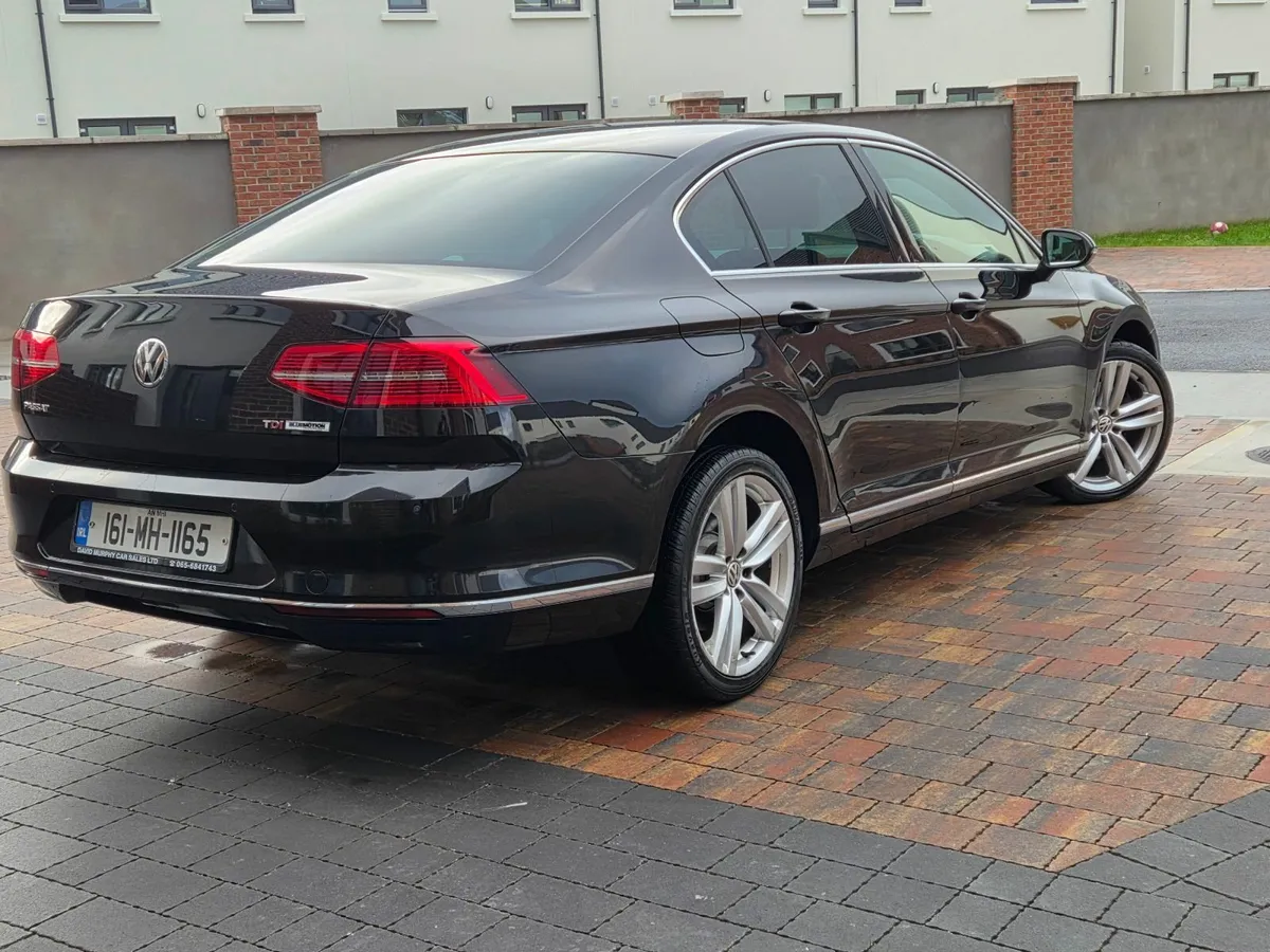Volkswagen Passat 2016 - Image 2