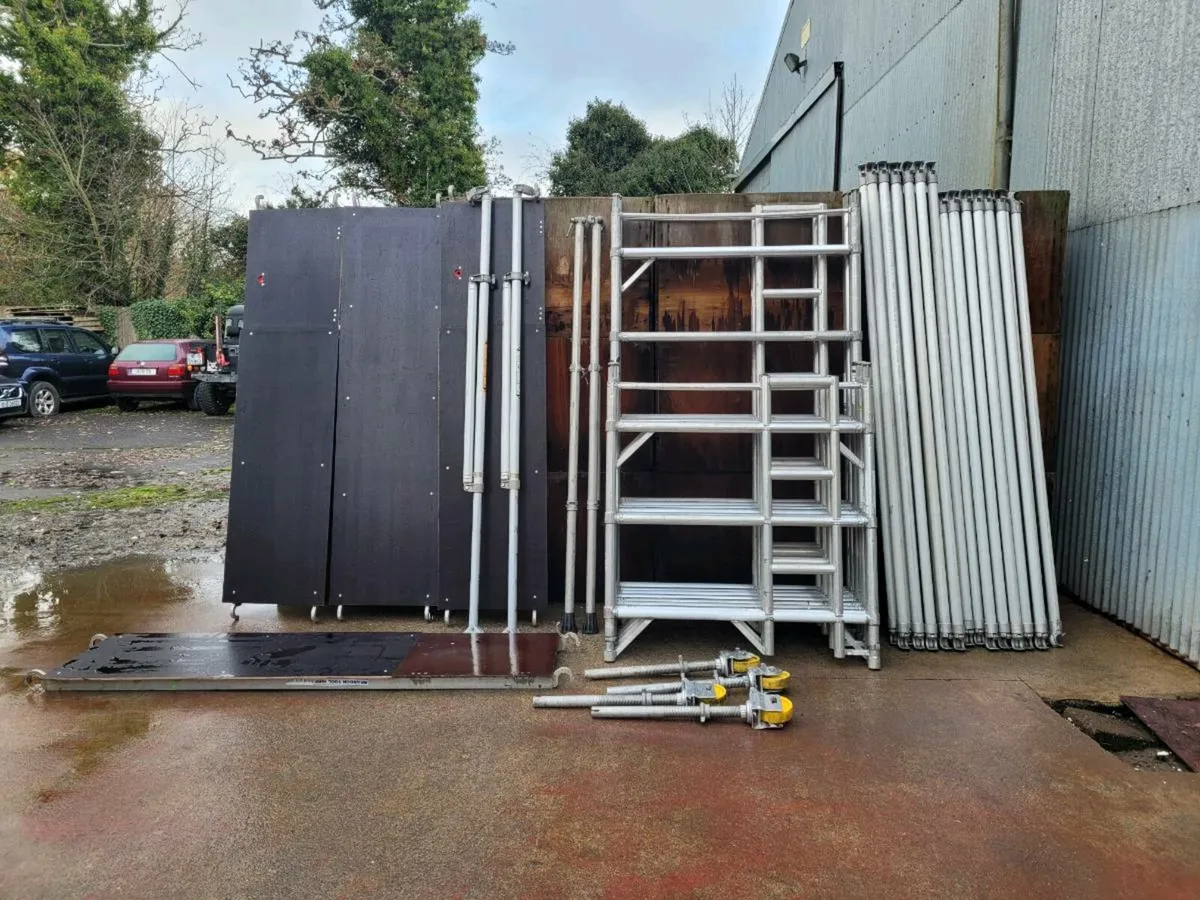 Aluminium scaffold tower,  FREE DELIVERY - Image 1