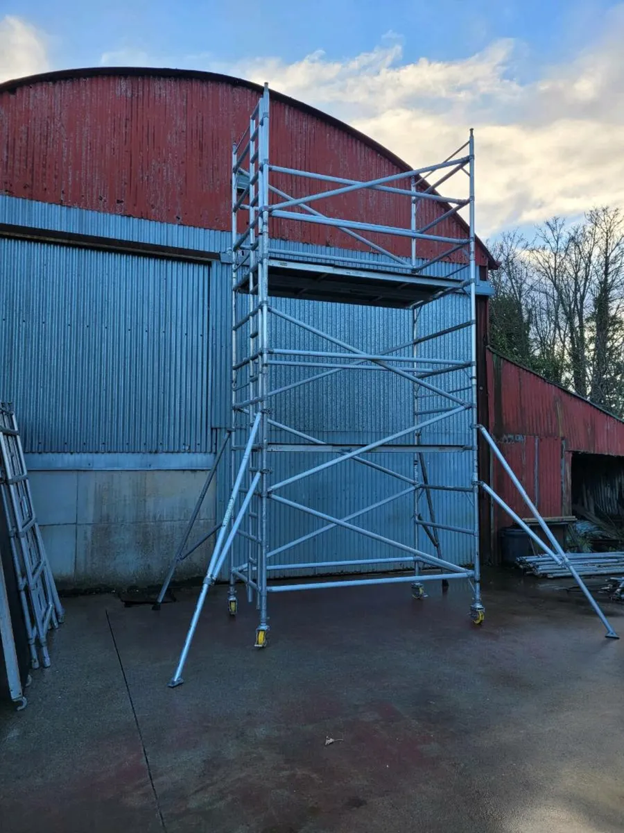 Aluminium scaffold tower,  FREE DELIVERY - Image 2