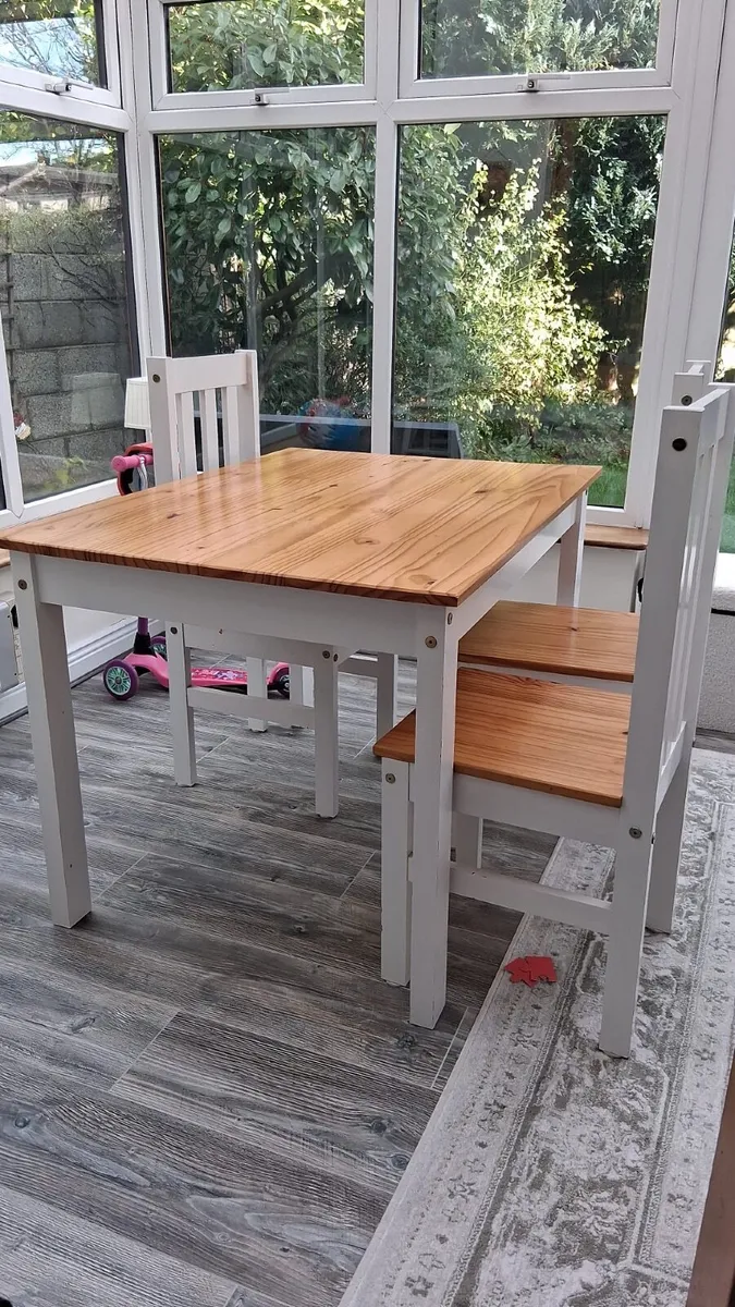 Table and Chairs - Image 1