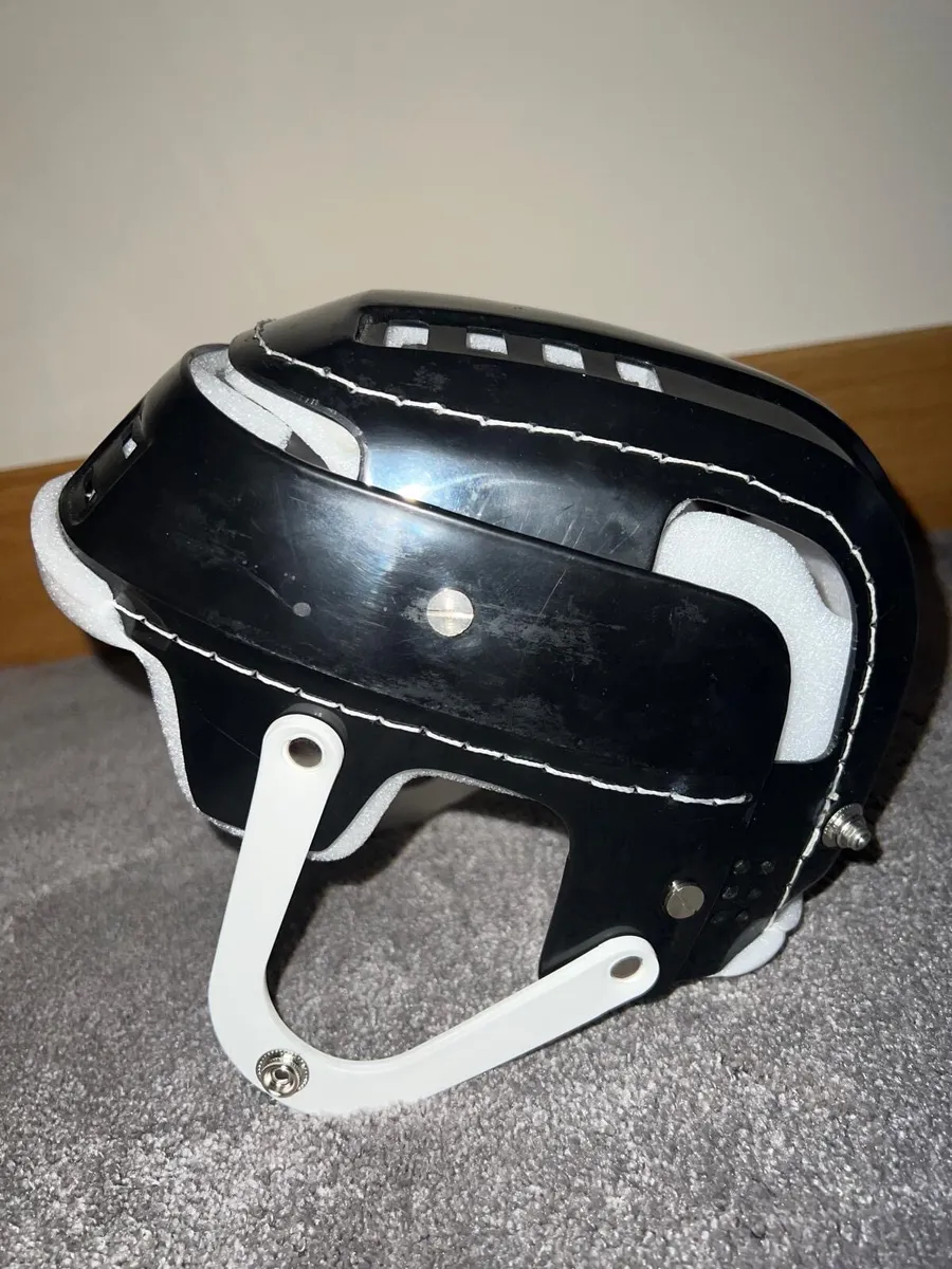 Gola helmet - Image 2