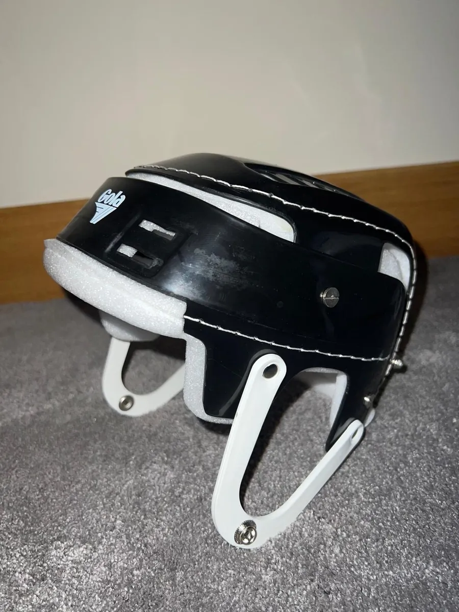 Gola helmet - Image 3