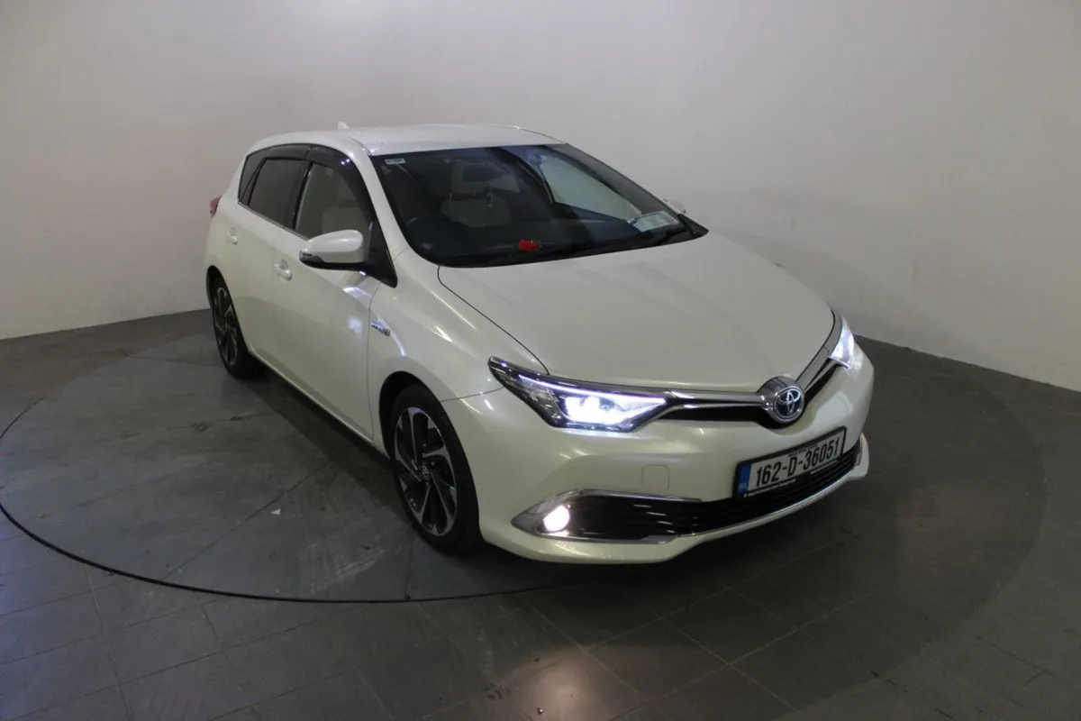 Toyota Auris Daa-zwe 186H 5DR Auto - Image 1