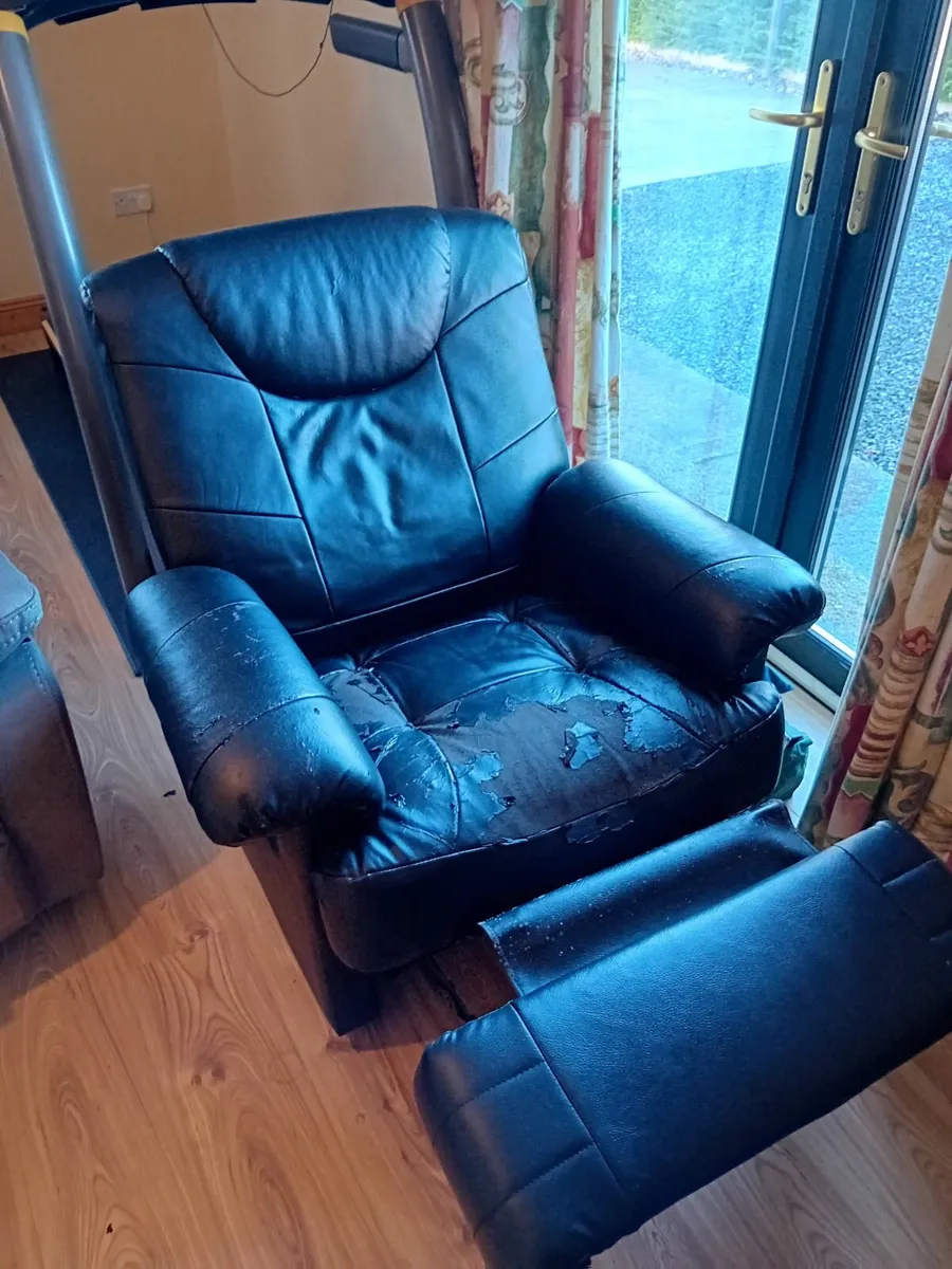 Reclining chair - Image 2