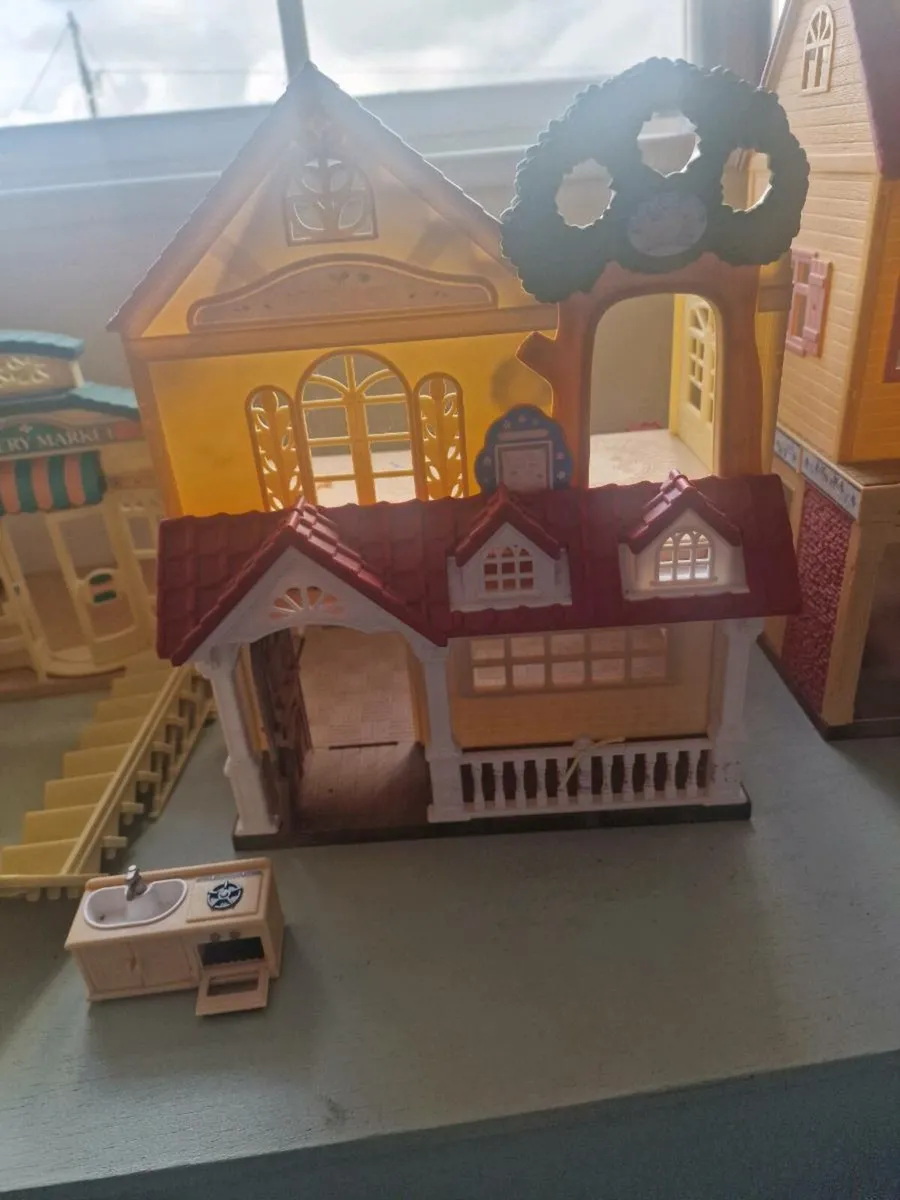 Sulvnian family's - Image 3