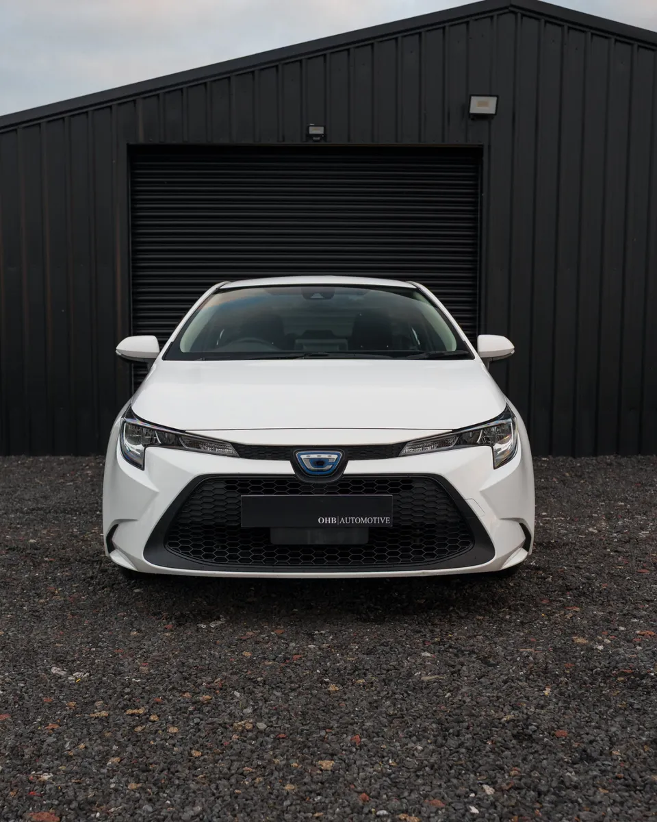 Toyota Corolla Hybrid - Image 2