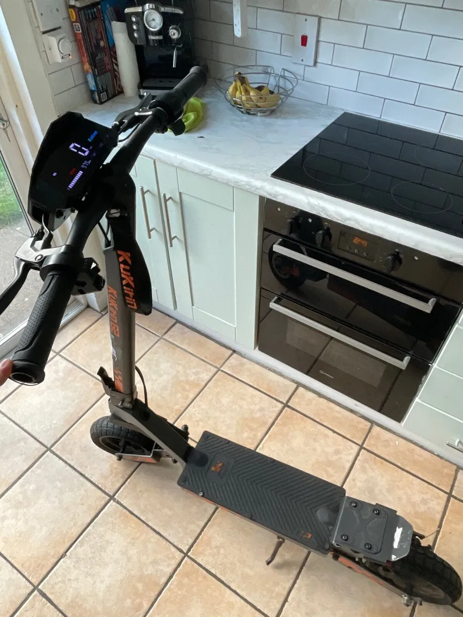 E scooter - Image 1