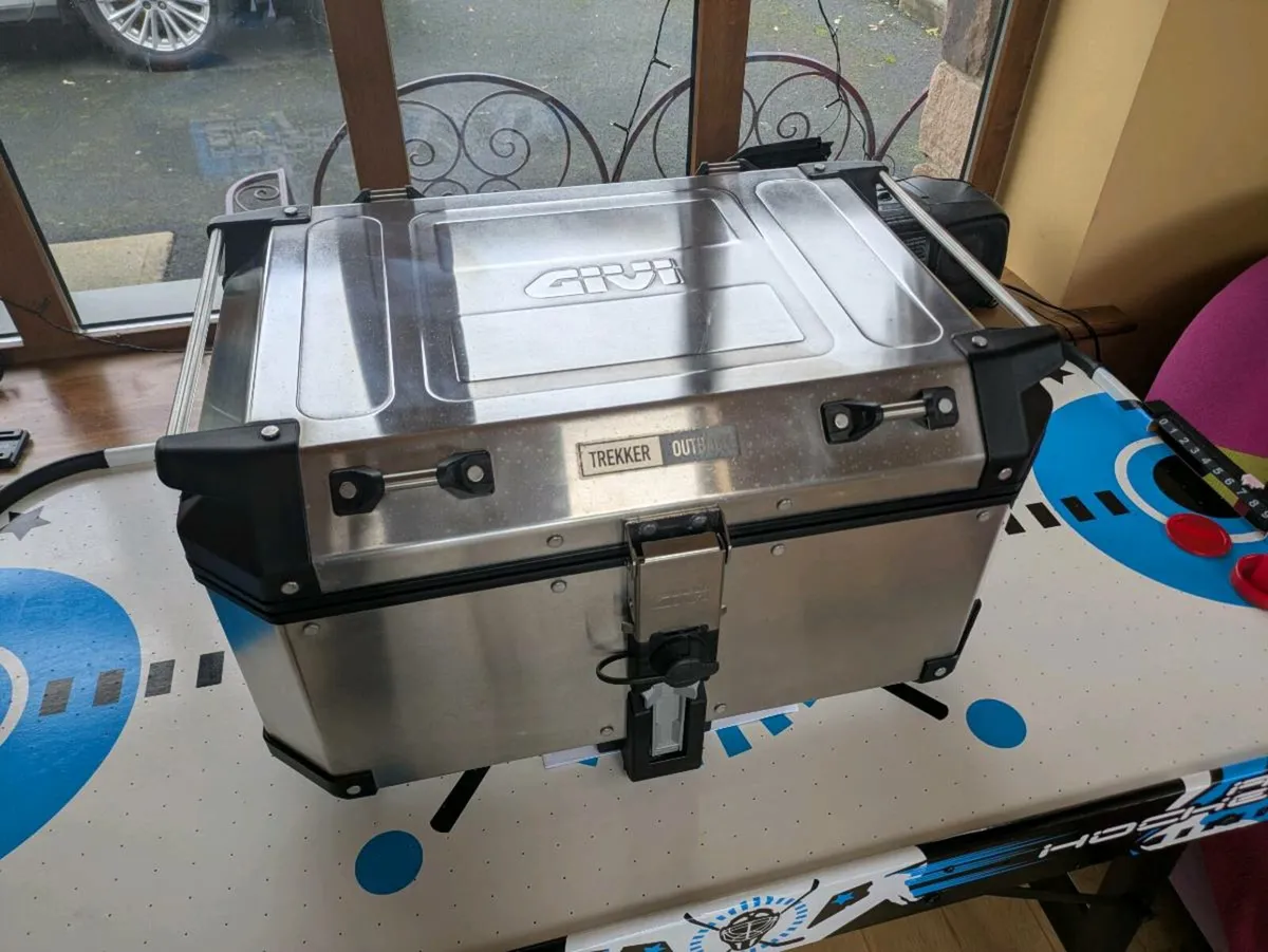 Givi Trekker Outback 58L - Image 1