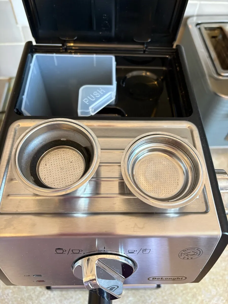 Delonghi coffee machine - Image 2