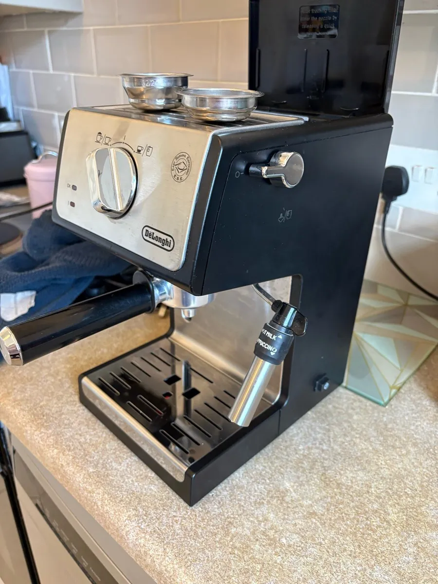 Delonghi coffee machine - Image 3