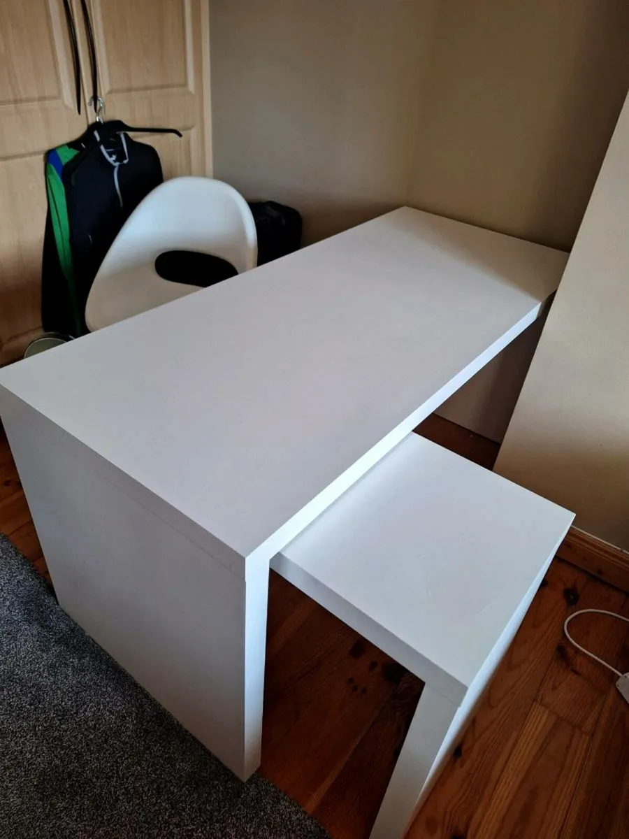 White desk with chair - Image 3