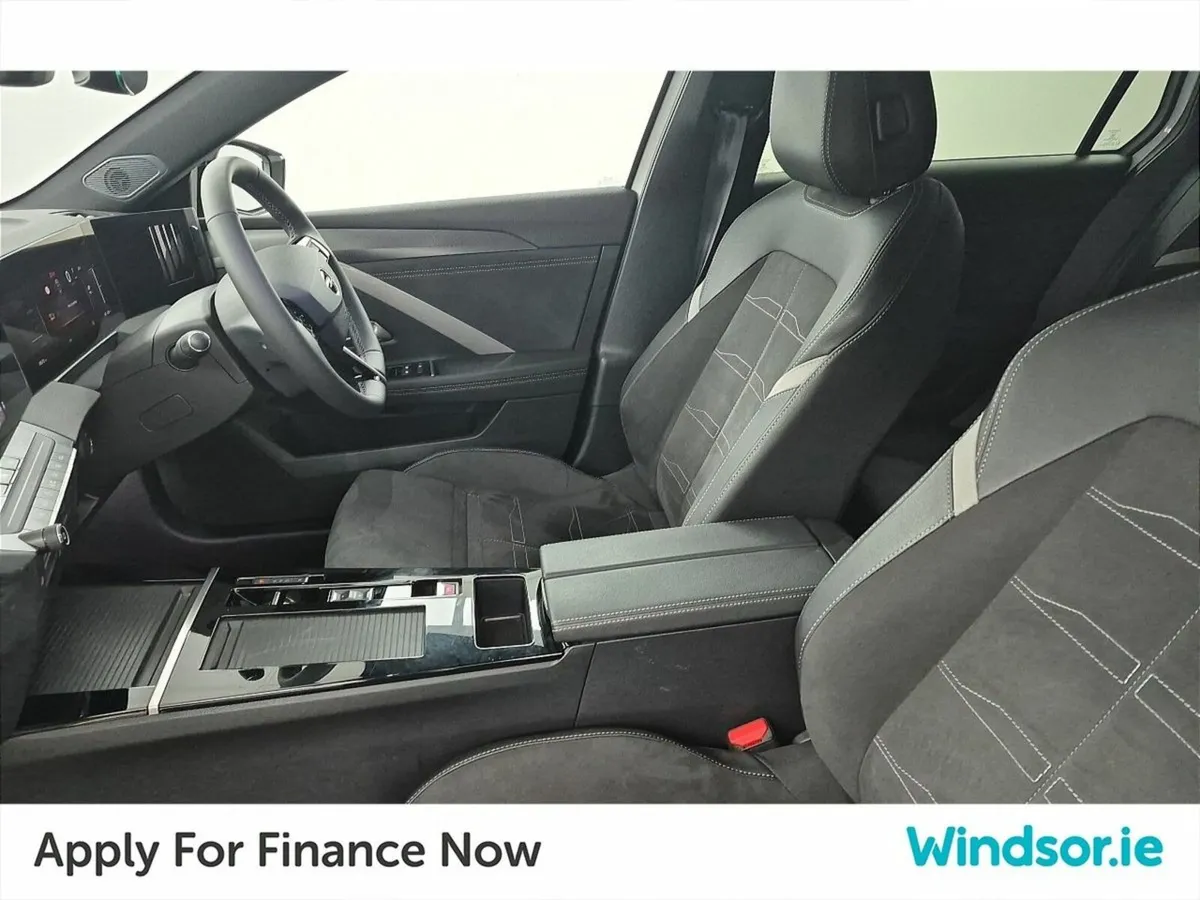 Opel Astra GS 55KWh EV 155PS - Image 4