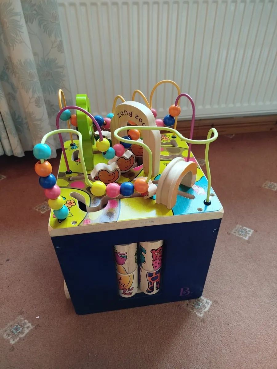 Zany Zoo Wooden Activity cube - Image 2