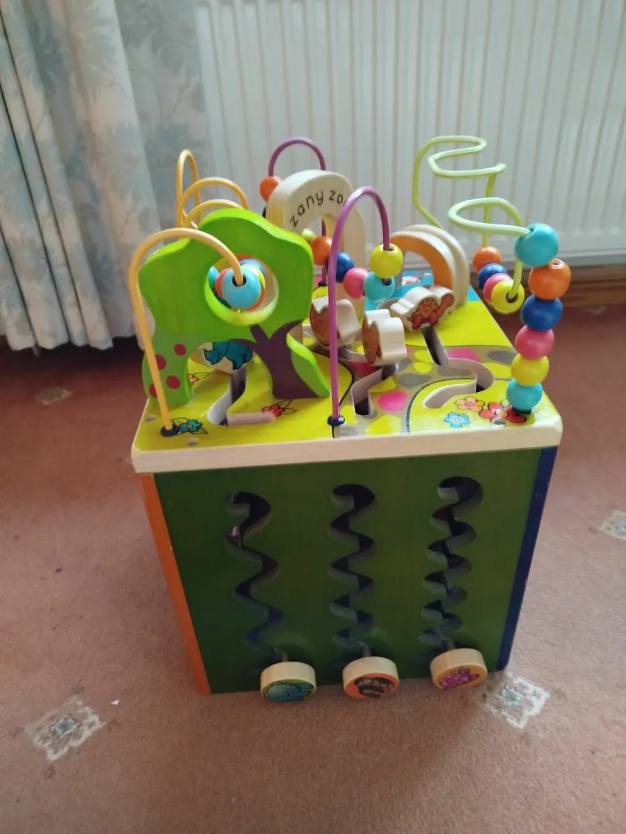 Zany Zoo Wooden Activity cube - Image 3