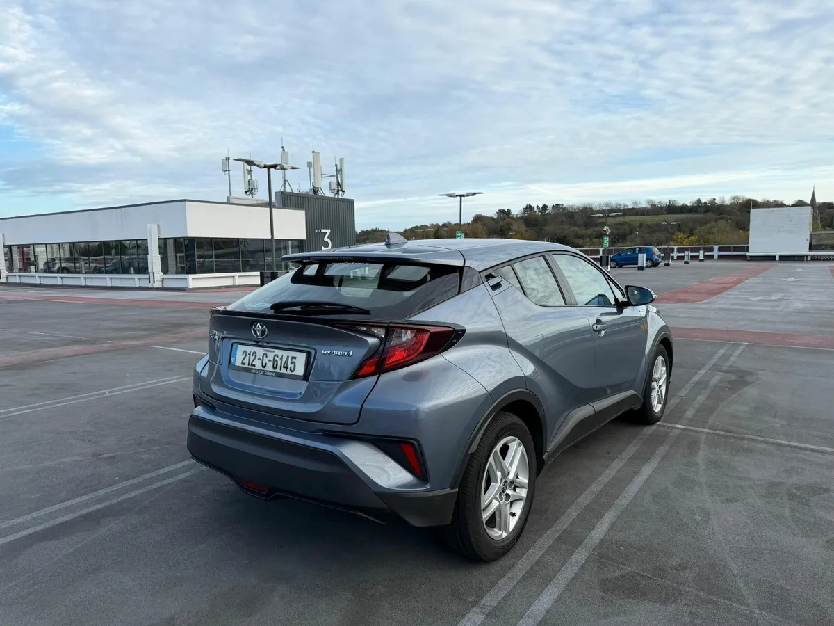 Toyota C-HR 2021 - Image 2