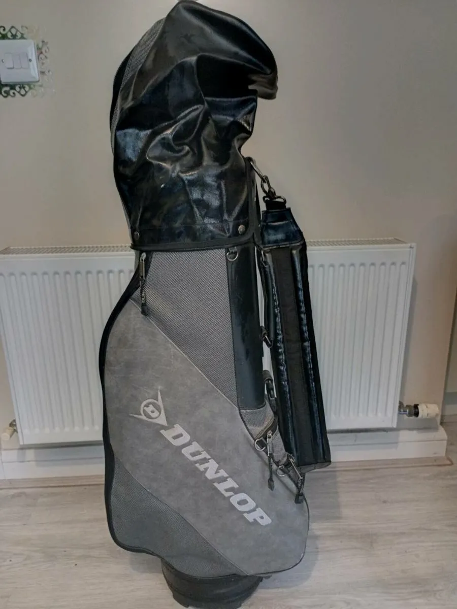 Dunlop water resistant golf bag - Image 1