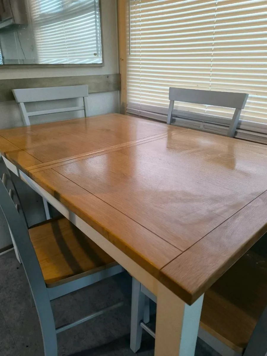 Kitchen table and chairs - Image 4