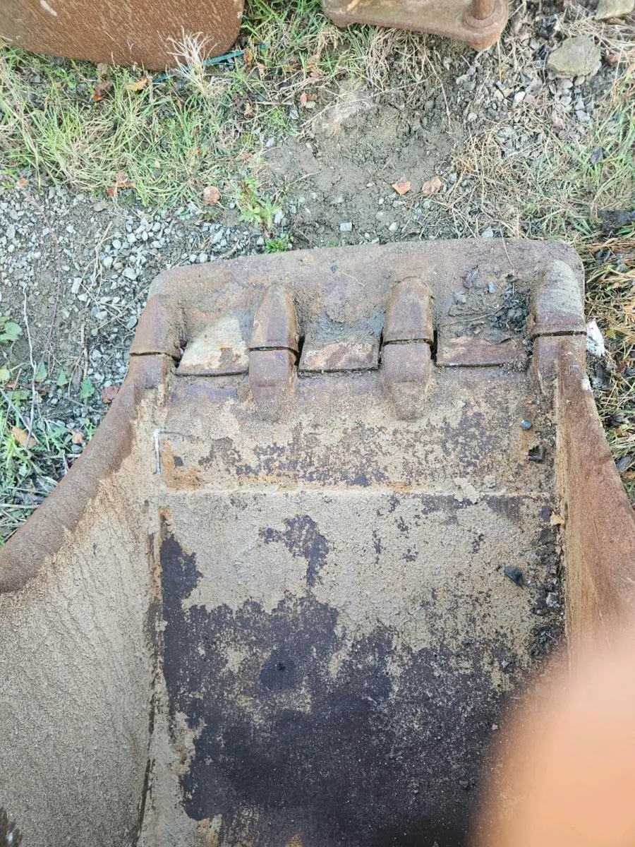 20ton  digger buckets - Image 3